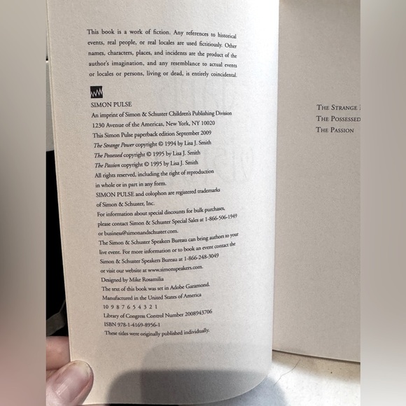 📚 Best Selling The Night Vision Series - Dark Visions by L.J. Smith Book - Picture 2 of 16